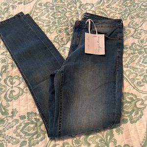 NWT size 6-8 jeans!